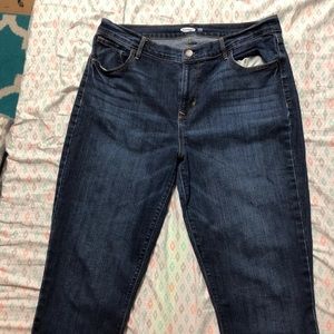 Women’s Mid-Rise Curvy Straight Jeans